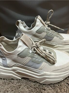 H&M Cream and Light Gray Chunky Sneakers